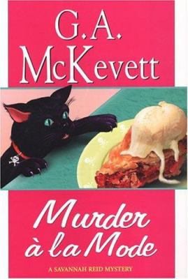 Murder à la mode : a Savannah Reid mystery cover image