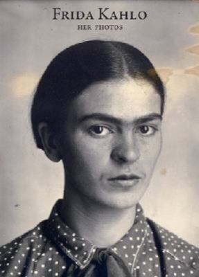 Frida Kahlo : her photos cover image