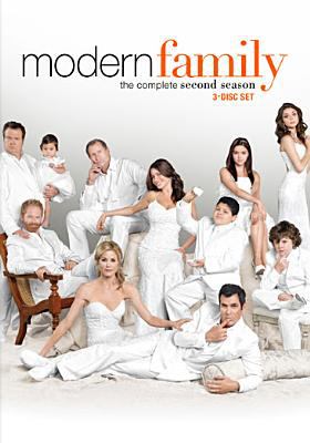 Modern family. Season 2 cover image