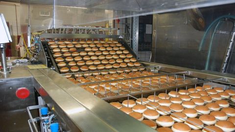 Making Stuff: Season 2. Episode 18, Jam Donuts cover image cdn