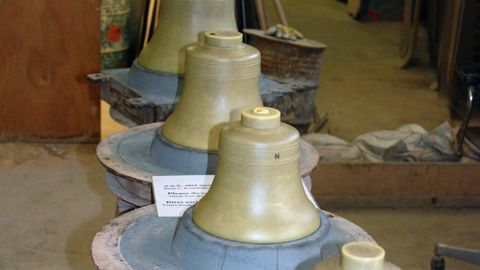 Making Stuff: Season 2. Episode 21, Sandcasting cover image cdn