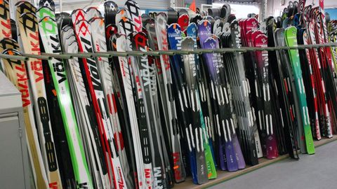 Making Stuff: Season 2. Episode 29, Alpine Skis cover image cdn