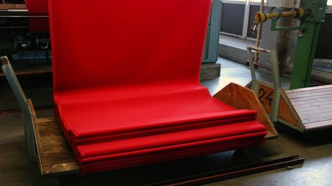 Making Stuff: Season 2. Episode 35, Velvet Finishing cover image cdn