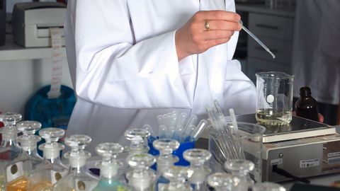 Making Stuff: Season 2. Episode 46, Perfume - 1 - Design cover image cdn