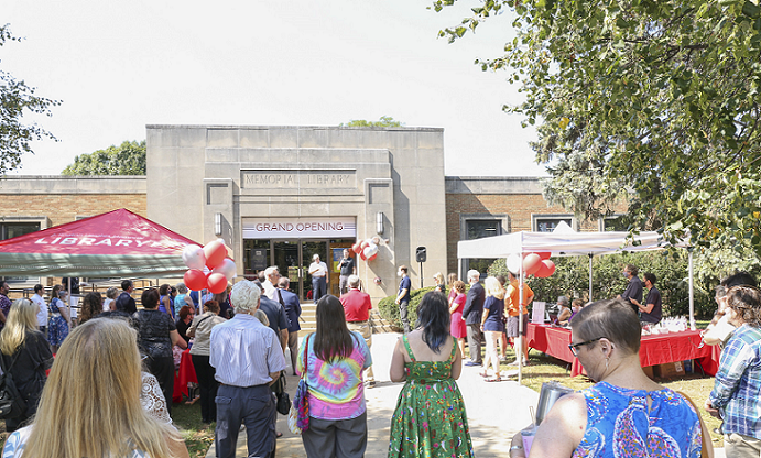 Crowd in front of Makerplace Grand Opening